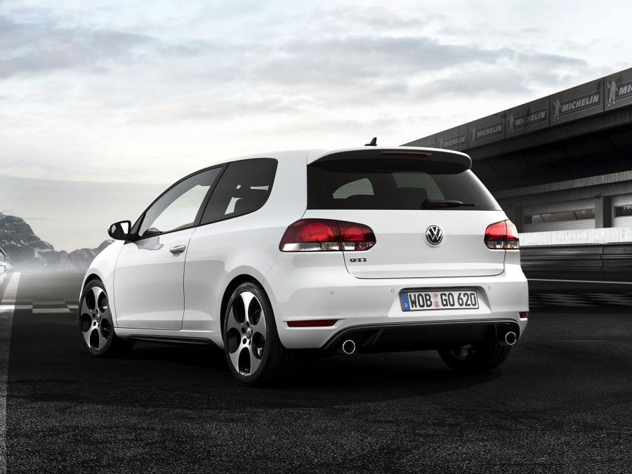  Volkswagen Golf GTi 2008 года  (фото 25 из 83)